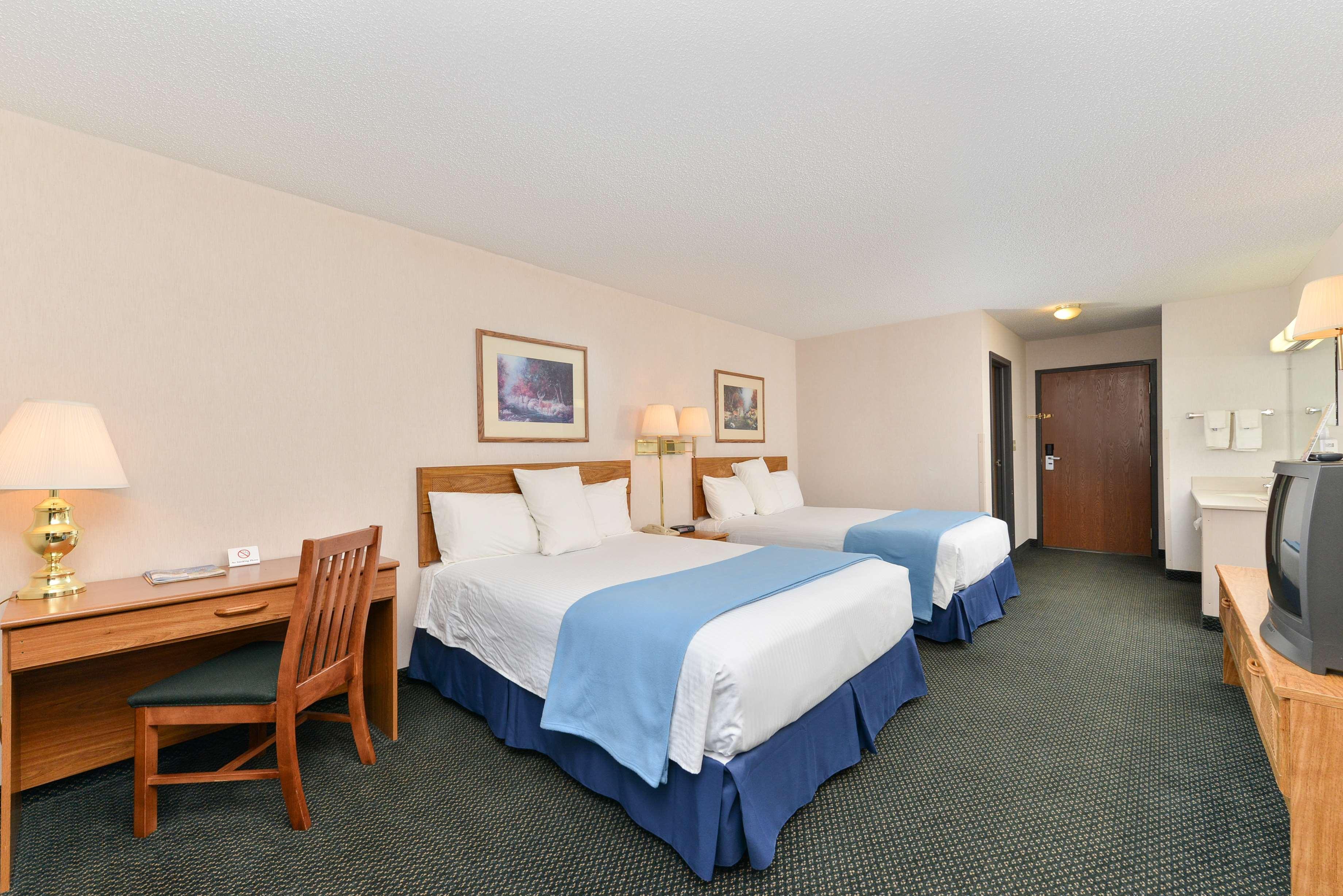 Americas Best Value Inn & Suites - Tahquamenon Country Newberry Exteriör bild