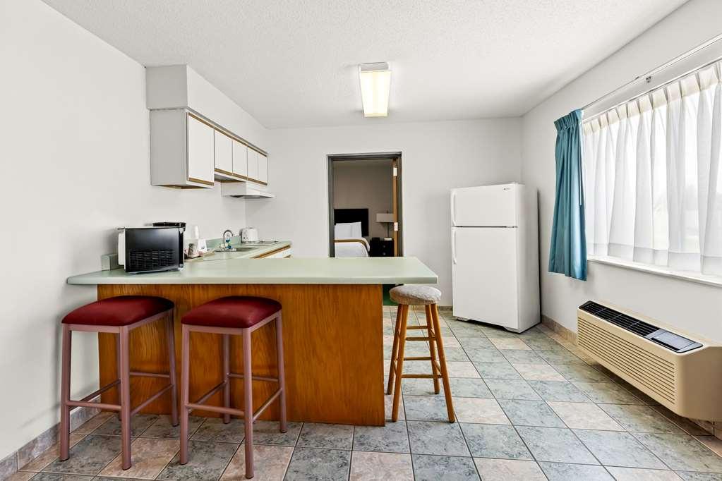 Americas Best Value Inn & Suites - Tahquamenon Country Newberry Rum bild