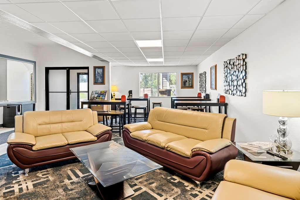 Americas Best Value Inn & Suites - Tahquamenon Country Newberry Inreriör bild