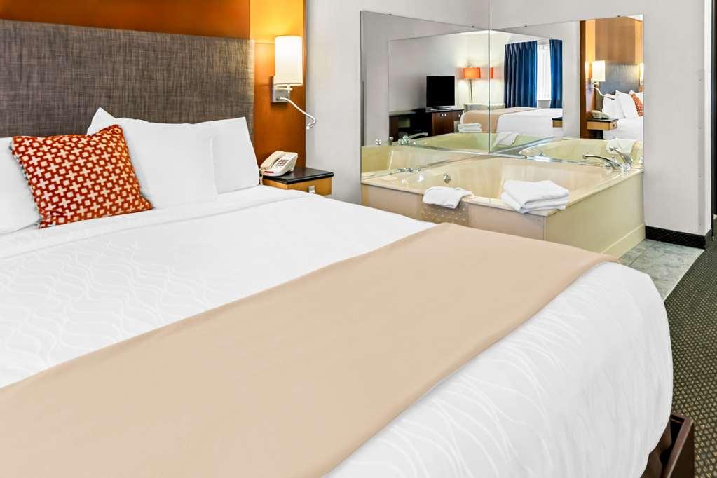 Americas Best Value Inn & Suites - Tahquamenon Country Newberry Rum bild