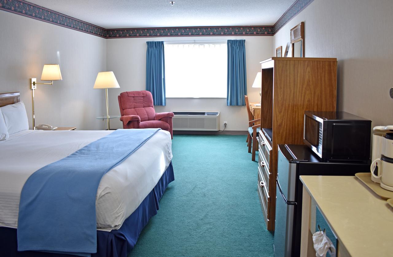 Americas Best Value Inn & Suites - Tahquamenon Country Newberry Exteriör bild