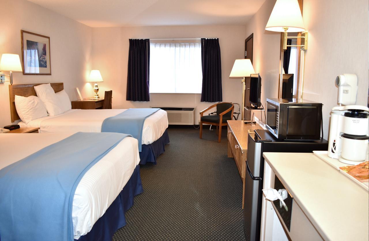 Americas Best Value Inn & Suites - Tahquamenon Country Newberry Exteriör bild