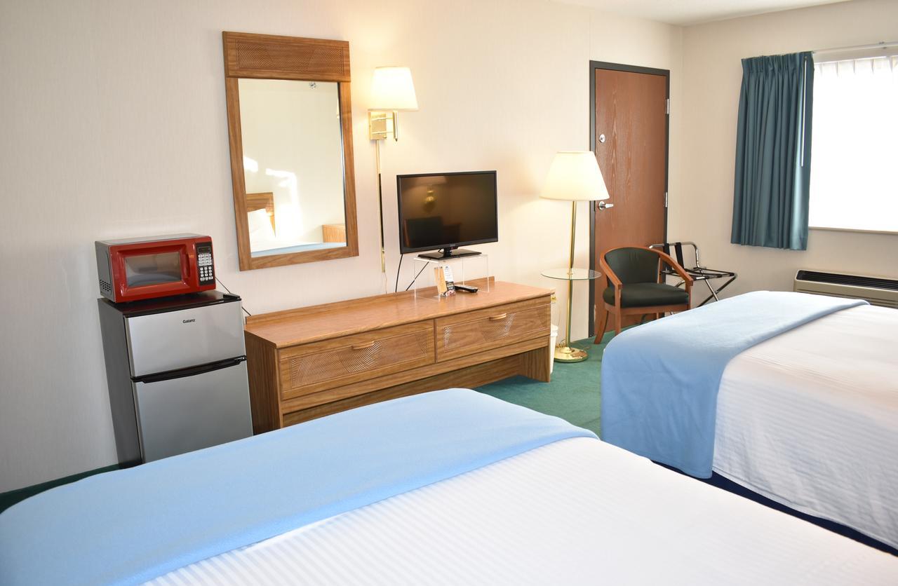 Americas Best Value Inn & Suites - Tahquamenon Country Newberry Exteriör bild
