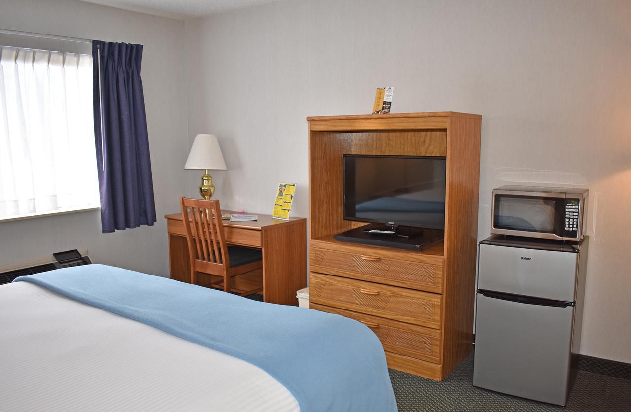 Americas Best Value Inn & Suites - Tahquamenon Country Newberry Exteriör bild