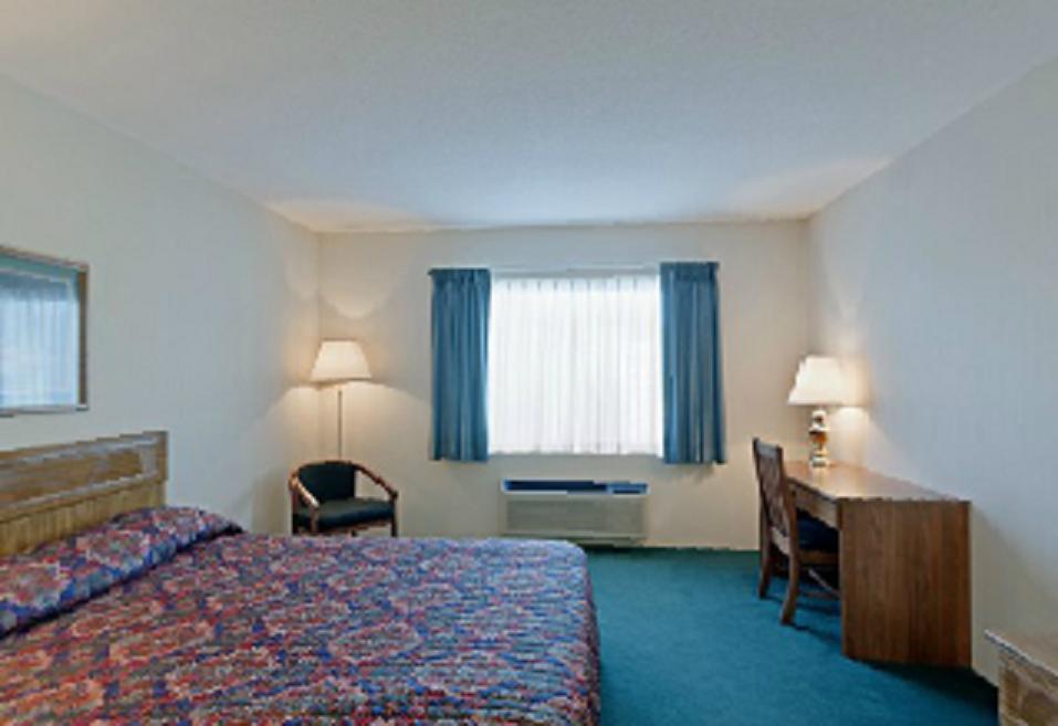Americas Best Value Inn & Suites - Tahquamenon Country Newberry Exteriör bild
